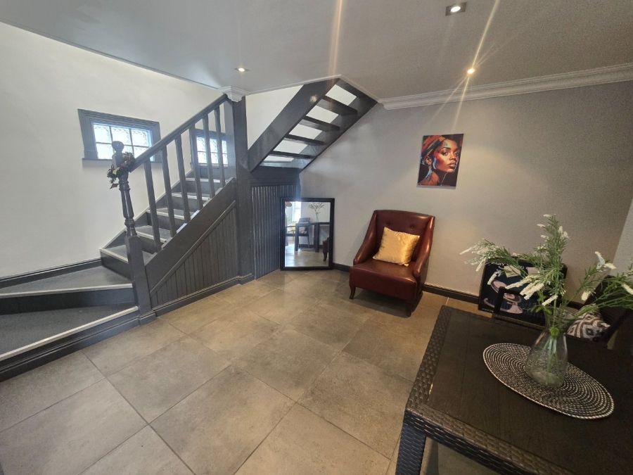 5 Bedroom Property for Sale in Portlands Western Cape